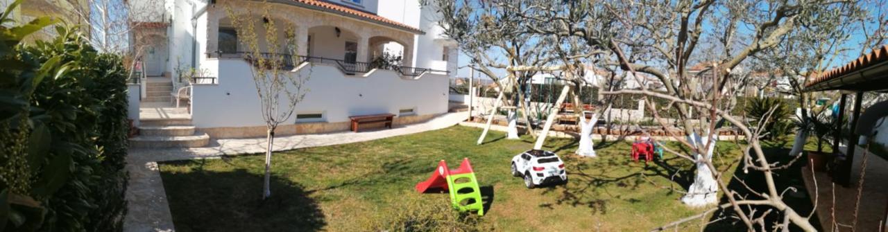 Apartments Tina Pula Exterior photo